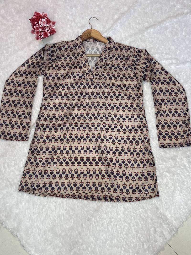 Trending floral digital print muslin silk tunic / stylish short kurti for grilish