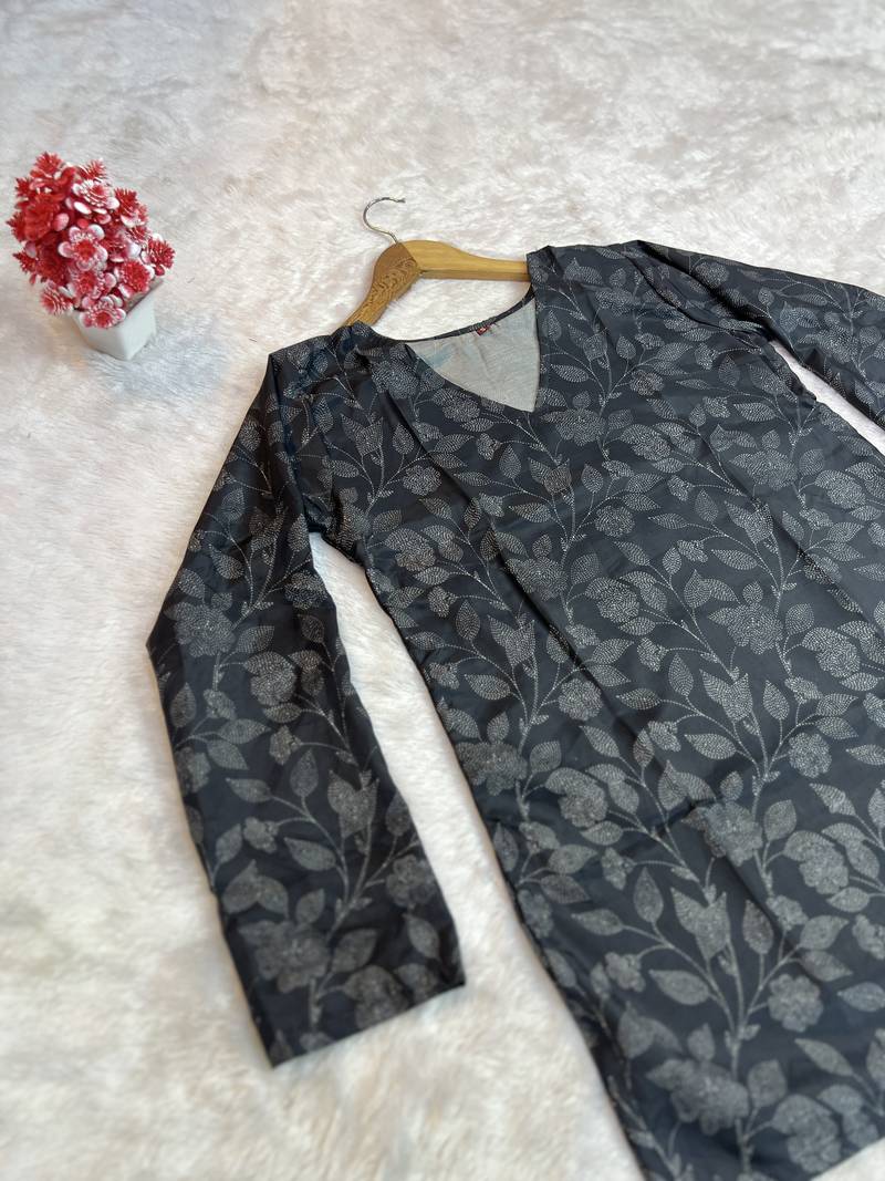 Trending floral digital print muslin silk tunic / stylish short kurti for grilish