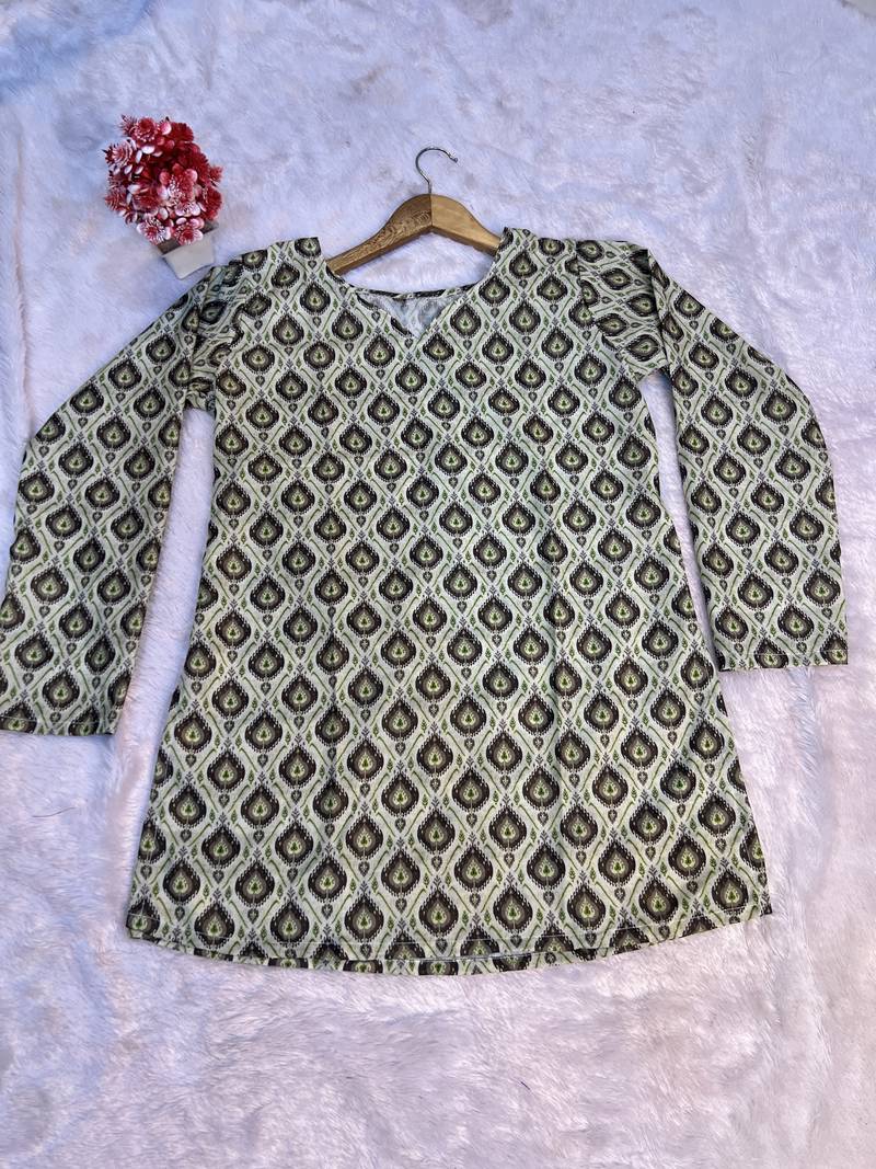 Trending floral digital print muslin silk tunic / stylish short kurti for grilish