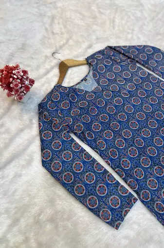  floral digital print muslin silk tunic / stylish short kurti for grilish