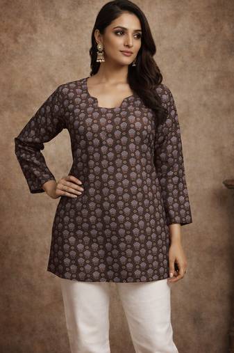 Trending floral digital print muslin silk tunic / stylish short kurti for grilish