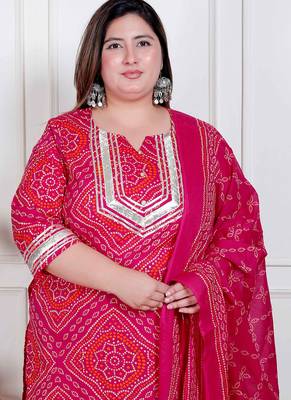  plus size women's pink bandhani printed straight kurta with palazzo & dupatta 3