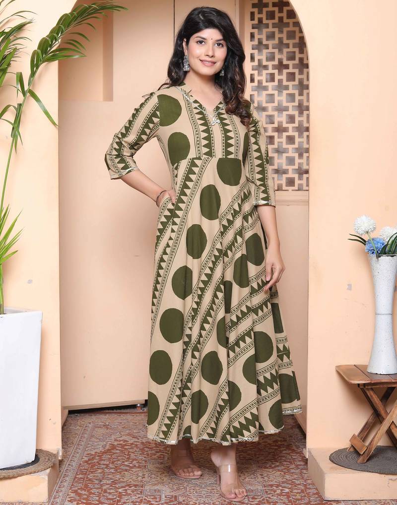 Doriyaan womens green cotton anarkali kurta