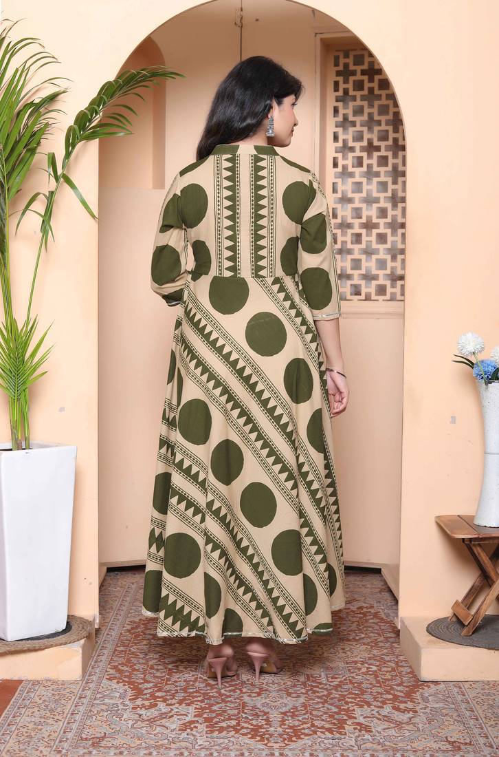 Doriyaan womens green cotton anarkali kurta