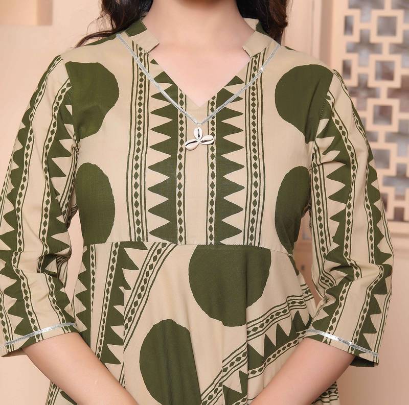 Doriyaan womens green cotton anarkali kurta