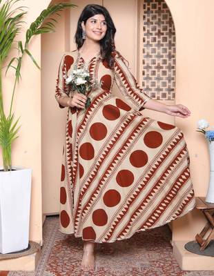 Doriyaan womens brown printed v-neck anarkali kurta 3