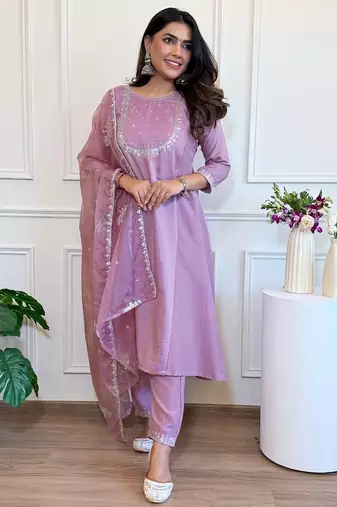 Lavender embroidered kurta set with georgette dupatta