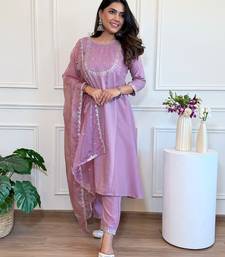 Lavender embroidered kurta set with georgette dupatta