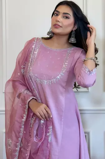 Lavender embroidered kurta set with georgette dupatta