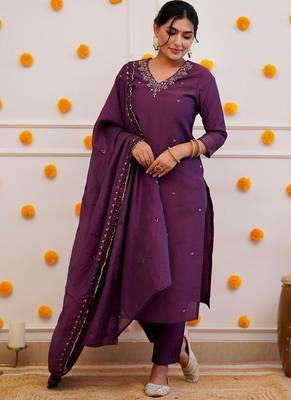 Wine embroidered suit set 3