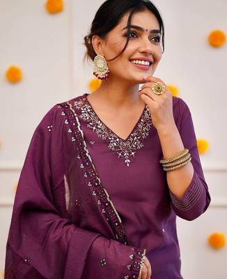 Wine embroidered suit set 4