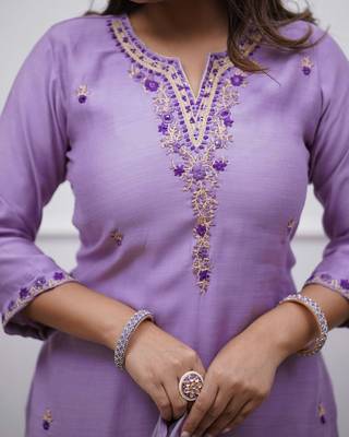 Light-purple embroidered kurta set 4