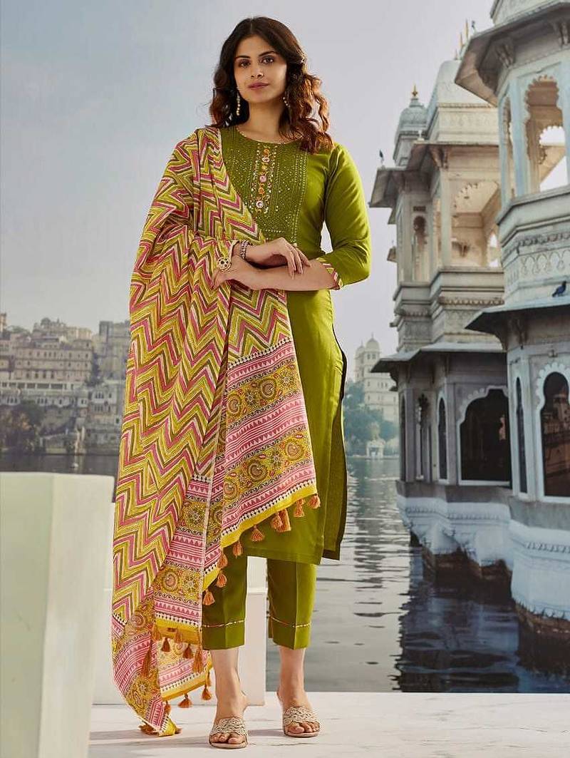 Olive green kurta set with printed dupatta