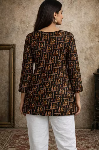  floral digital print muslin silk tunic / stylish short kurti for grilish