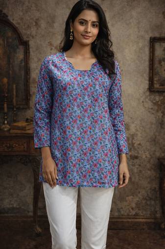 Trending floral digital print muslin silk tunic / stylish short kurti for grilish