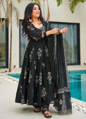 Black floral print cotton anarkali suit 1