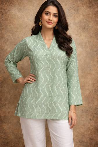 Trending floral digital print muslin silk tunic / stylish short kurti for grilish