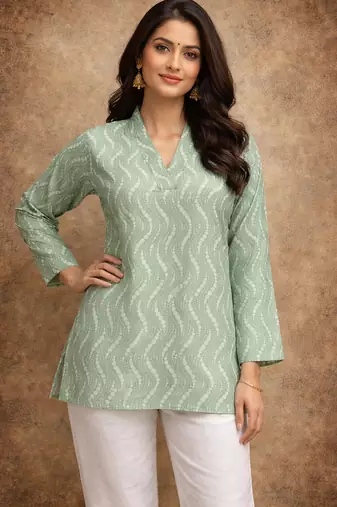 Trending floral digital print muslin silk tunic / stylish short kurti for grilish