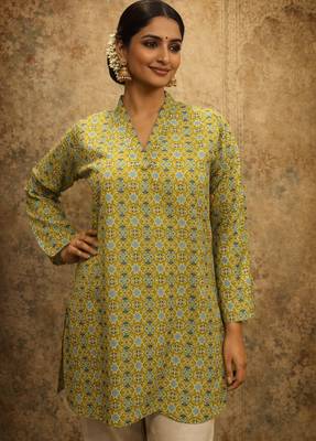  floral digital print muslin silk tunic / stylish short kurti for grilish 1