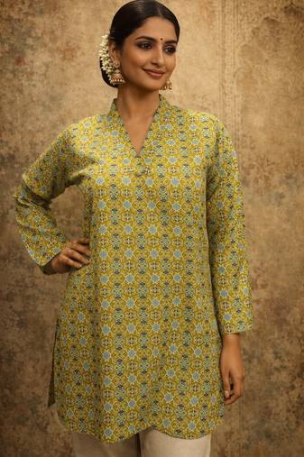 Trending floral digital print muslin silk tunic / stylish short kurti for grilish