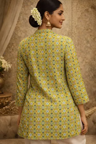  floral digital print muslin silk tunic / stylish short kurti for grilish
