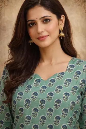  floral digital print muslin silk tunic / stylish short kurti for grilish