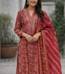 Maroon Color Beautiful handwork Zarna Silk Kurti pant Set.