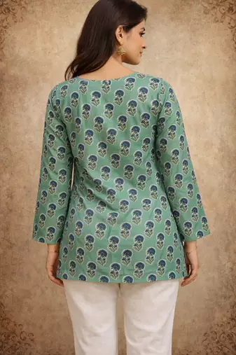  floral digital print muslin silk tunic / stylish short kurti for grilish
