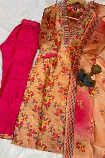 Peach Color Beautiful handwork Zarna Silk Kurti Pent Set.