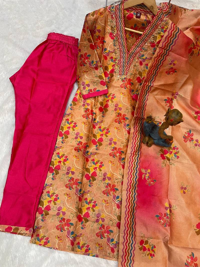 Peach Color Beautiful handwork Zarna Silk Kurti pant Set.
