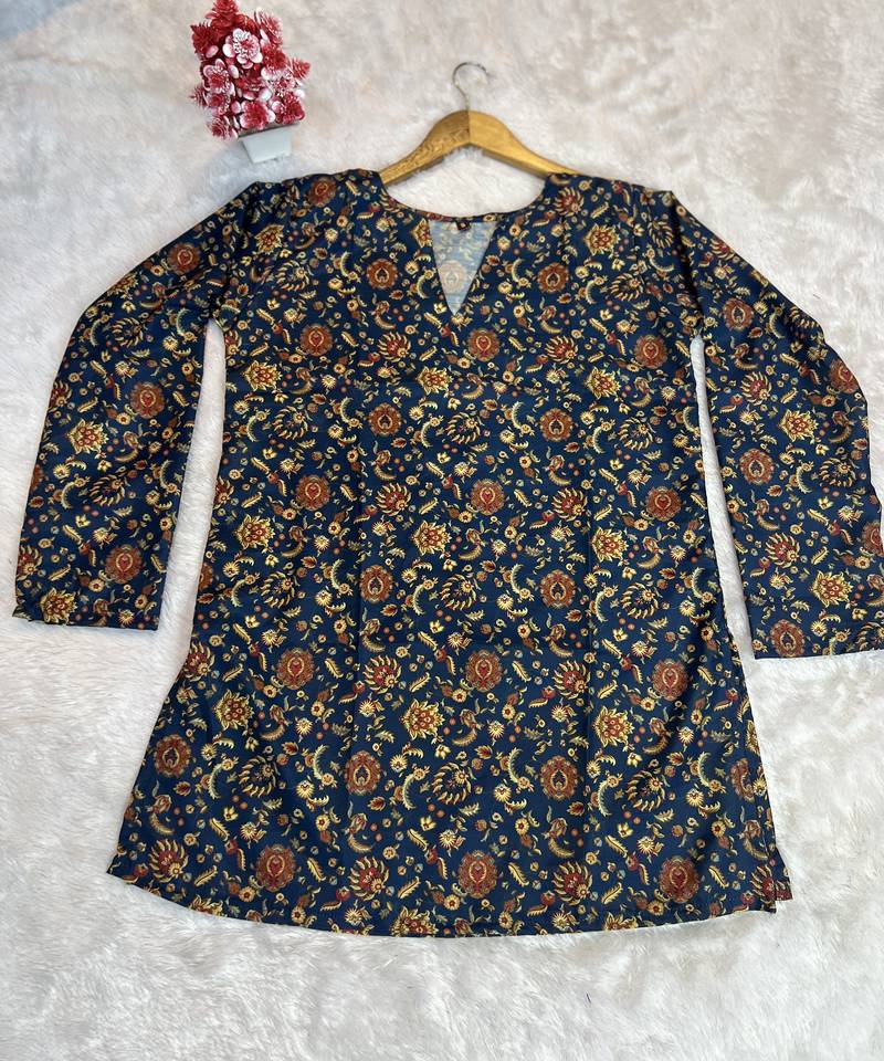 Trending floral digital print muslin silk tunic / stylish short kurti for grilish