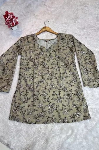  floral digital print muslin silk tunic / stylish short kurti for grilish