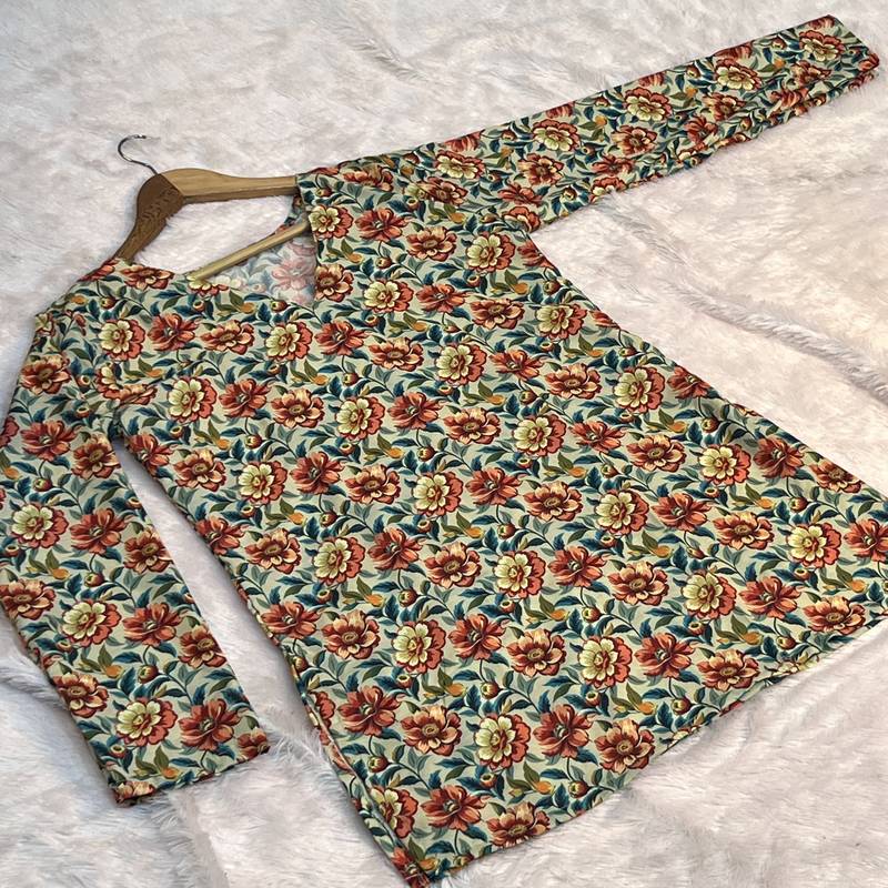 Trending floral digital print muslin silk tunic / stylish short kurti for grilish