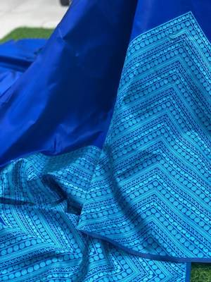 Royal blue silk blend saree with light blue geometric border patterns 3