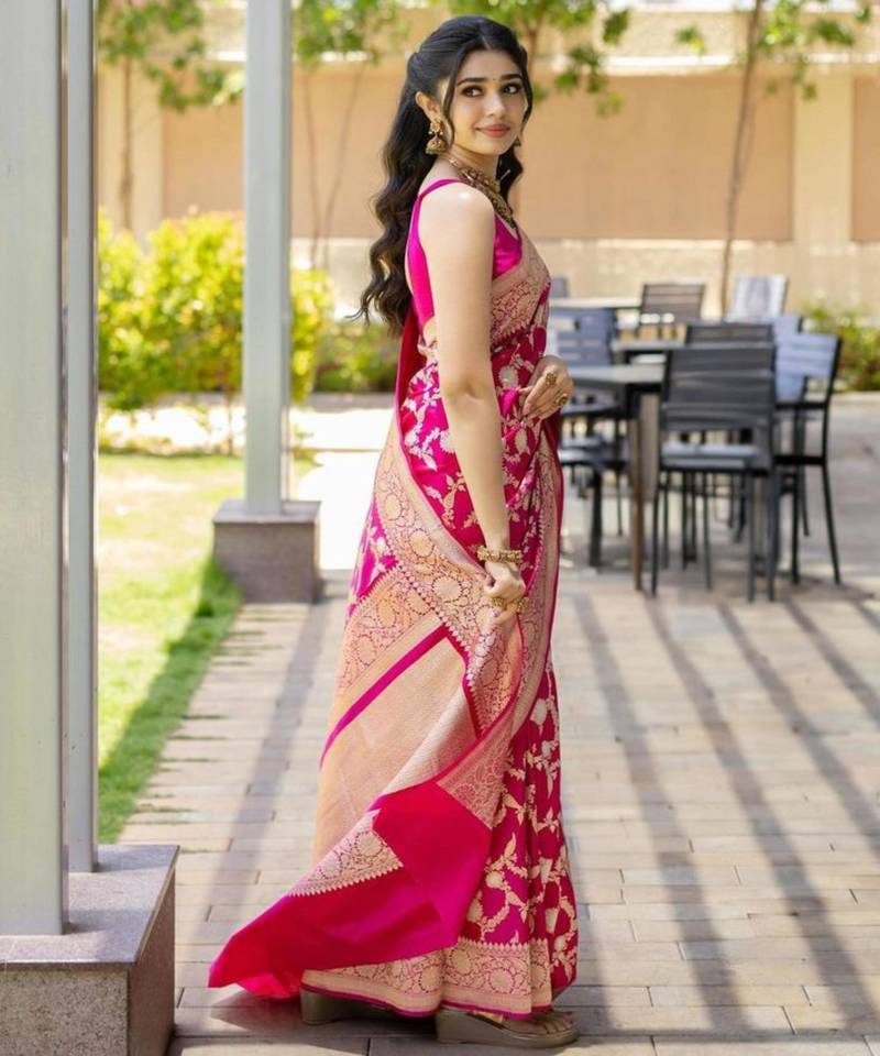 Magenta pink silk blend saree with heavy gold floral weaving