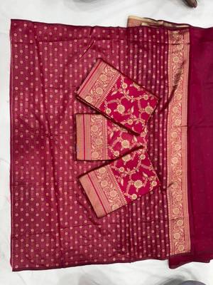 Magenta pink silk blend saree with heavy gold floral weaving 5
