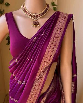 Magenta silk blend saree with classic gold zari border 3