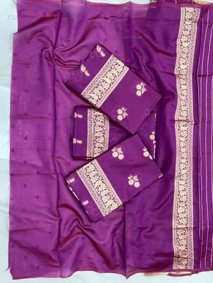 Magenta silk blend saree with classic gold zari border 4