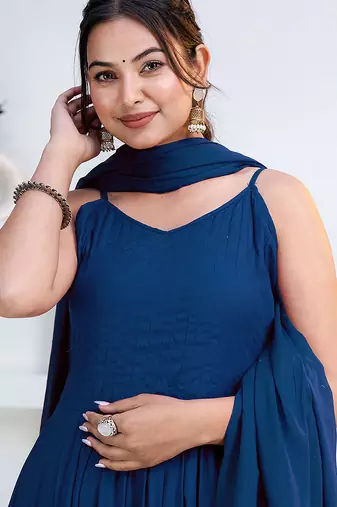 Blue pintuck solid rayon stitched sleevless flared pant suit set