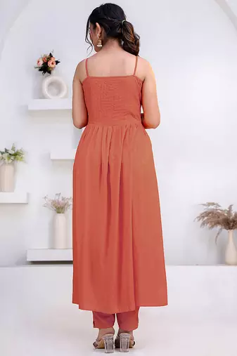 Peach pintuck solid rayon stitched sleevless flared pant suit set