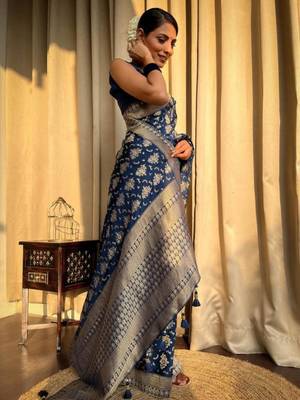 Navy blue silk blend saree 4
