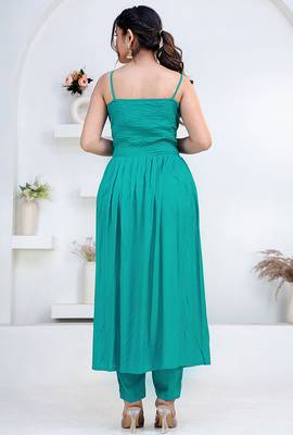 Green pintuck solid rayon stitched sleevless flared pant suit set 3
