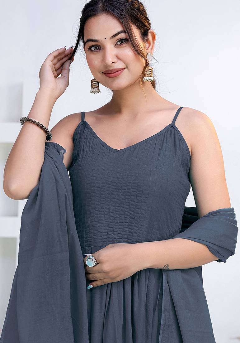 Grey pintuck solid rayon stitched sleevless flared pant suit set