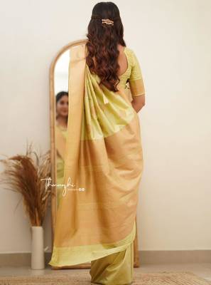 Lime green silk blend saree with golden leaf motifs 3
