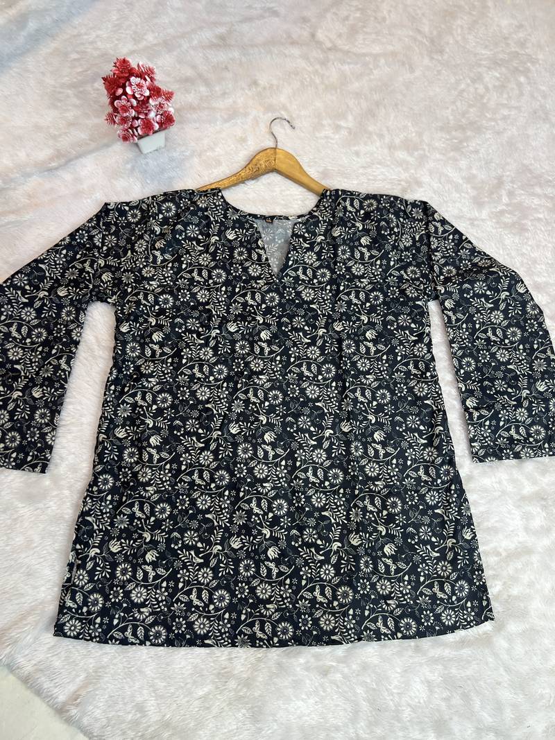 Trending floral digital print muslin silk tunic / stylish short kurti for grilish