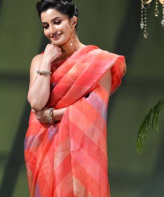 Women's printed organza sari trending rose leaf design fancy wedding saree for women 5