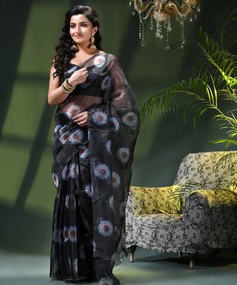 Women's printed organza sari trending rose leaf design fancy wedding saree for women 2