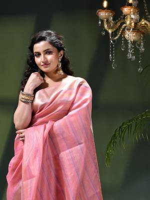 Kanjivaram silk saree trendy kora tissue desinge organza swarnika zari banarasi saree for women 5