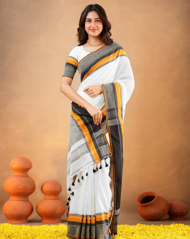 White pure cotton handloom south indian style saree with unstitched blouse piece