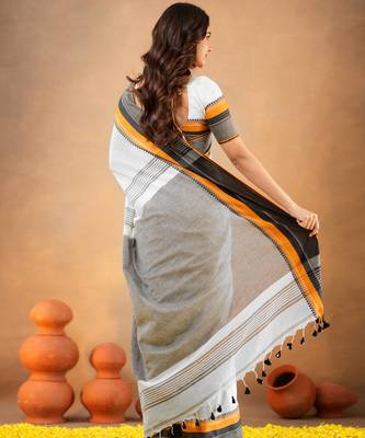 White pure cotton handloom south indian style saree with unstitched blouse piece 2